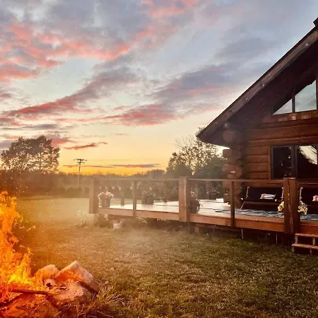 Stunning Log Cabin Getaway At The Hannu Haus